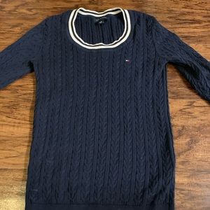 Used Tommy xs sweater in very good condition